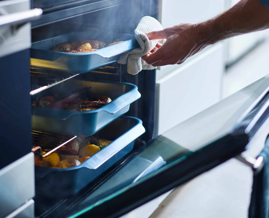 Nest Bake Non-Stick 3-Piece Blue Baking Tray Set - Image 3